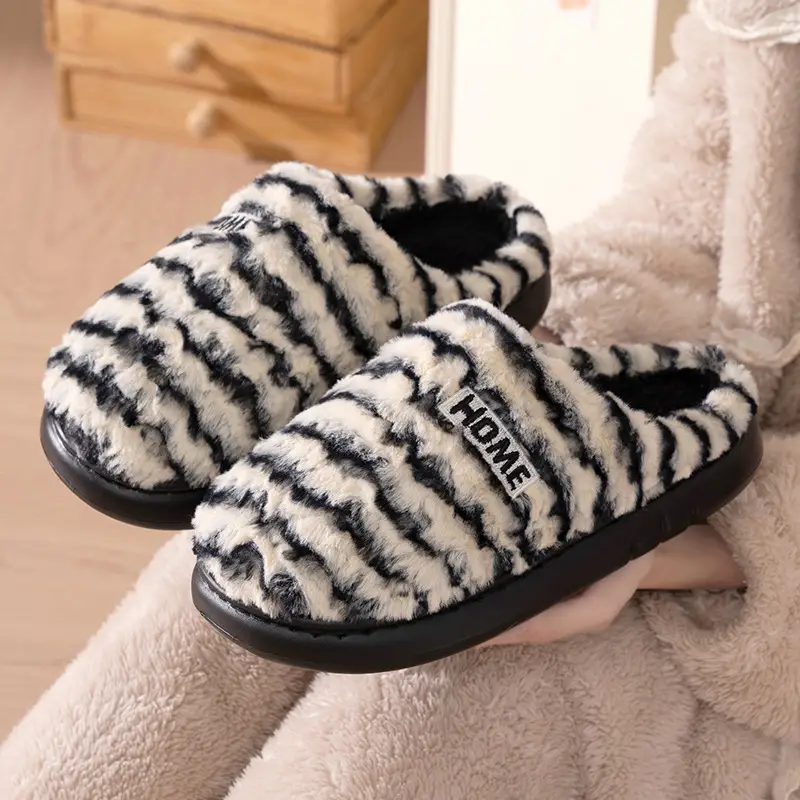Stuffed Cotton Slippers for Women in Autumn and Winter Indoor Home Thick-Soled Non-Slip Slippers with Fleece-Lined and Thickeneded Couple Cotton Slippers for Men - Image 3