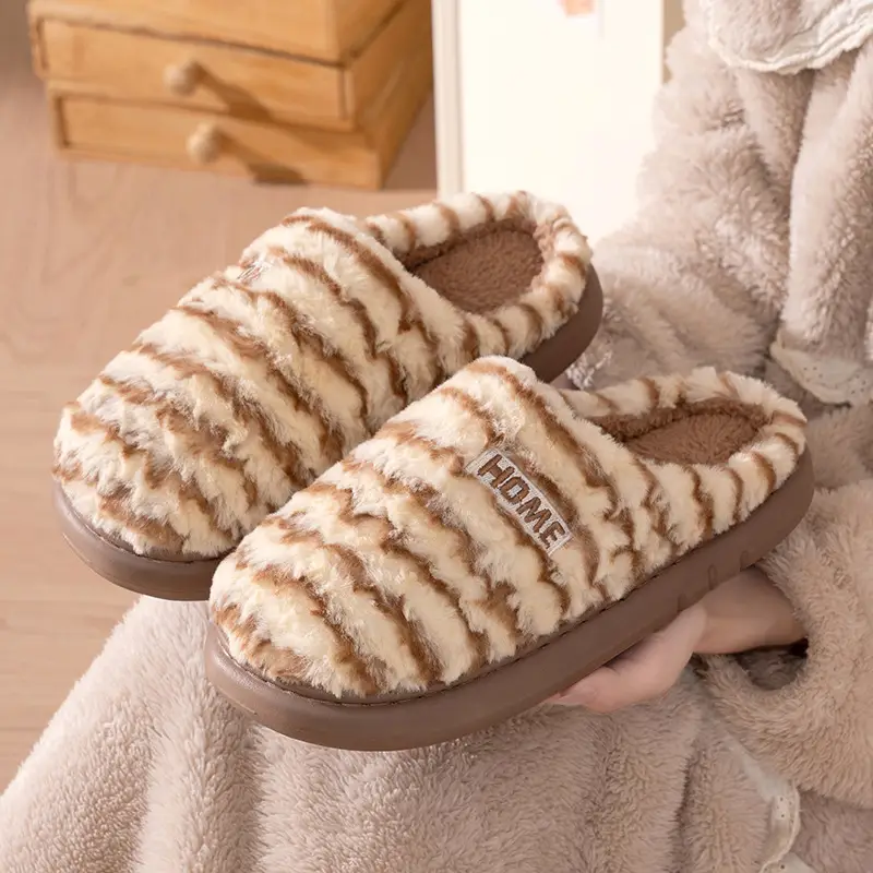 Stuffed Cotton Slippers for Women in Autumn and Winter Indoor Home Thick-Soled Non-Slip Slippers with Fleece-Lined and Thickeneded Couple Cotton Slippers for Men - Image 4