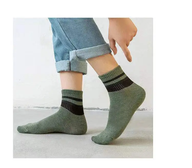 Men's Socks for Autumn and Winter, Warm Mid-Calf Socks, Retro Two-Bar Sports Socks, Sweat-Absorbent and Breathable, Trendy Men's Socks — feature 9