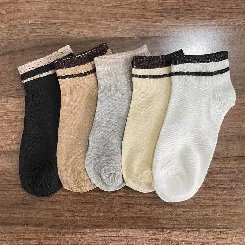 Men's Socks for Autumn and Winter, Warm Mid-Calf Socks, Retro Two-Bar Sports Socks, Sweat-Absorbent and Breathable, Trendy Men's Socks