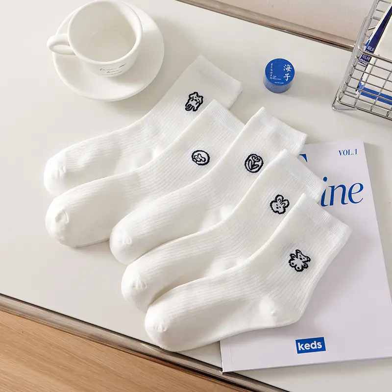 Men's Socks for Autumn and Winter, Warm Mid-Calf Socks, Retro Two-Bar Sports Socks, Sweat-Absorbent and Breathable, Trendy Men's Socks