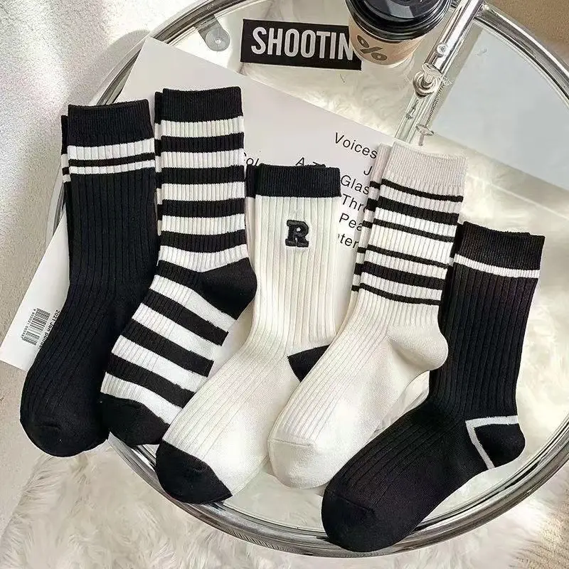 Men's Socks for Autumn and Winter, Warm Mid-Calf Socks, Retro Two-Bar Sports Socks, Sweat-Absorbent and Breathable, Trendy Men's Socks
