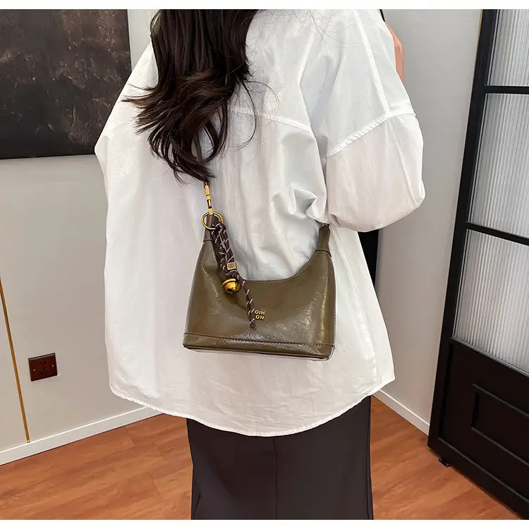 Black Leather Shoulder Bag with Gold Plated Handles — feature 19