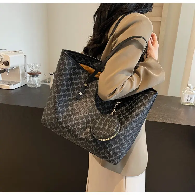 Women Cross-Border Retro Shoulder Bag Large 2025 — feature 13