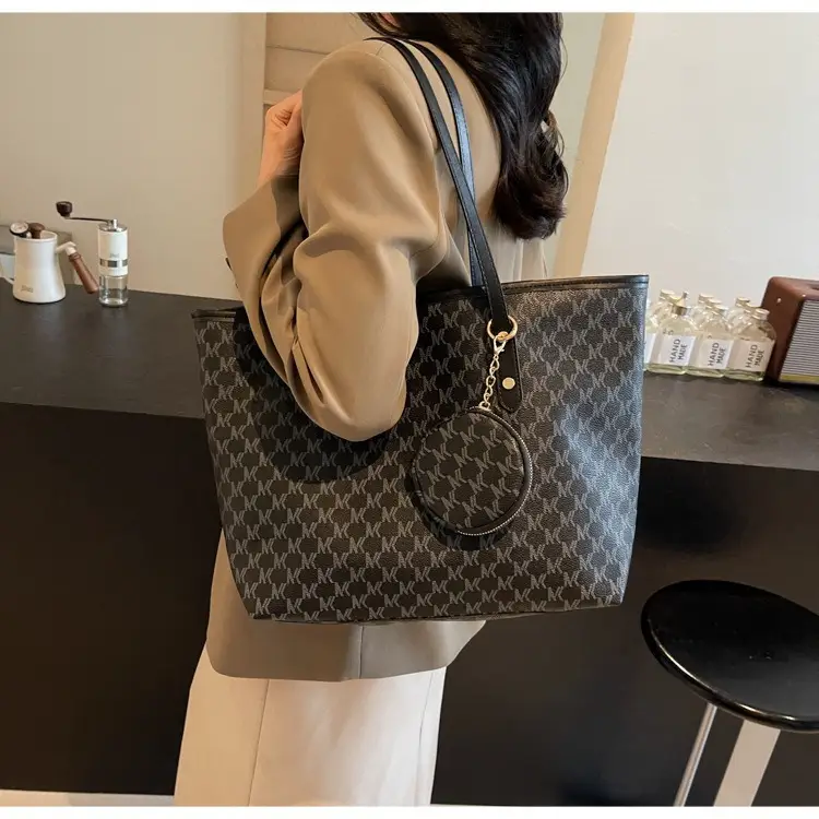 Women Cross-Border Retro Shoulder Bag Large 2025 — feature 14
