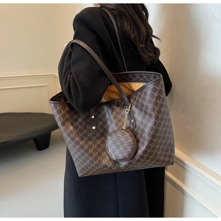 Women Cross-Border Retro Shoulder Bag Large 2025 — feature 15