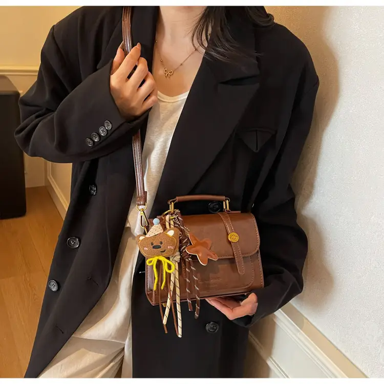Retro Brown Women's Tassel Shoulder Bag Leather — feature 12