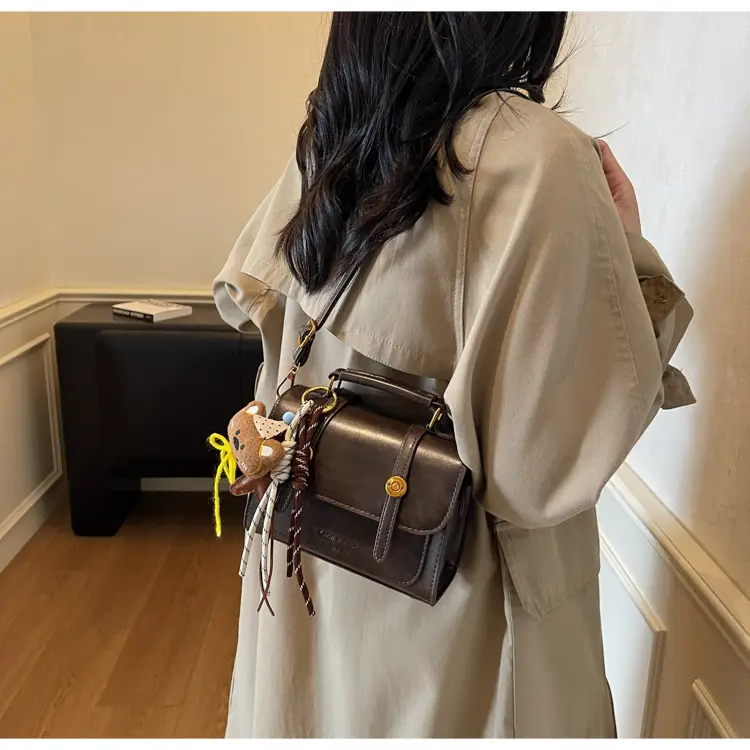 Retro Brown Women's Tassel Shoulder Bag Leather — feature 17
