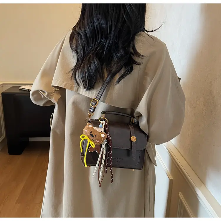 Retro Brown Women's Tassel Shoulder Bag Leather — feature 18