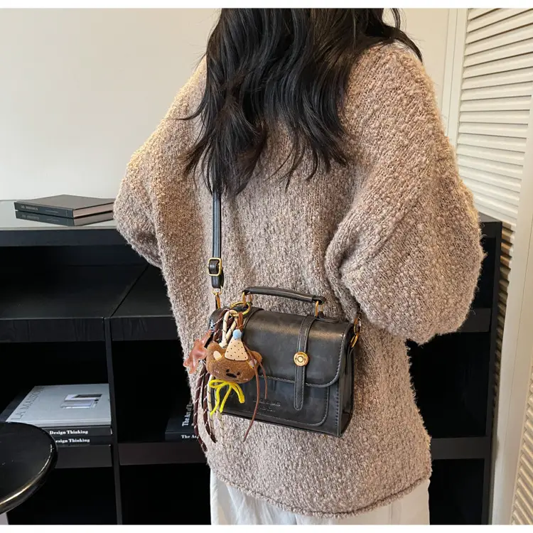 Retro Brown Women's Tassel Shoulder Bag Leather — feature 20