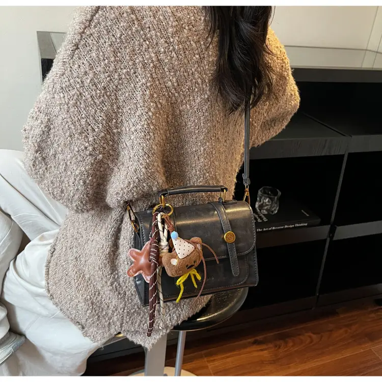 Retro Brown Women's Tassel Shoulder Bag Leather — feature 22