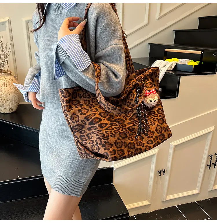 Leopard Print Shoulder Bag for Women 2025 Autumn — feature 17