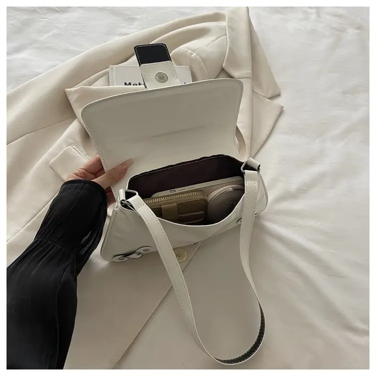 Rivet Handbag Set for Women Autumn 2025 — feature 21