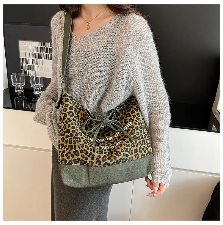 Retro Leopard Print Denim Tote Bag Double Sided Large Capacity — feature 15