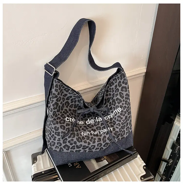 Retro Leopard Print Denim Tote Bag Double Sided Large Capacity - Image 3