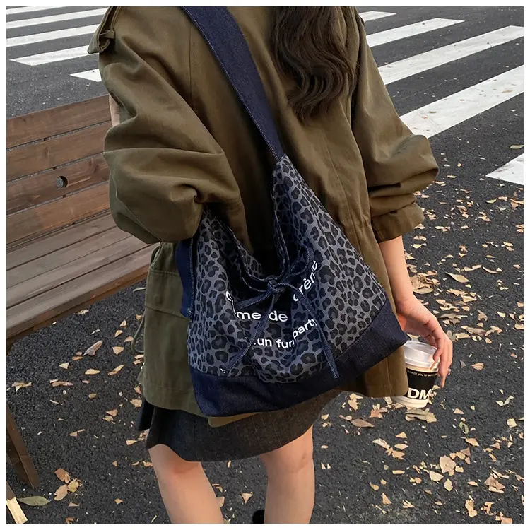 Retro Leopard Print Denim Tote Bag Double Sided Large Capacity — feature 15