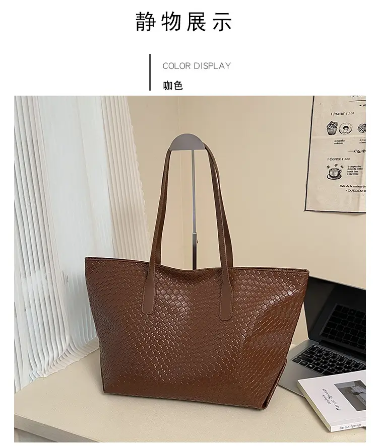 Women's Brown Crocodile Texture Shoulder Bag Large Capacity — feature 10