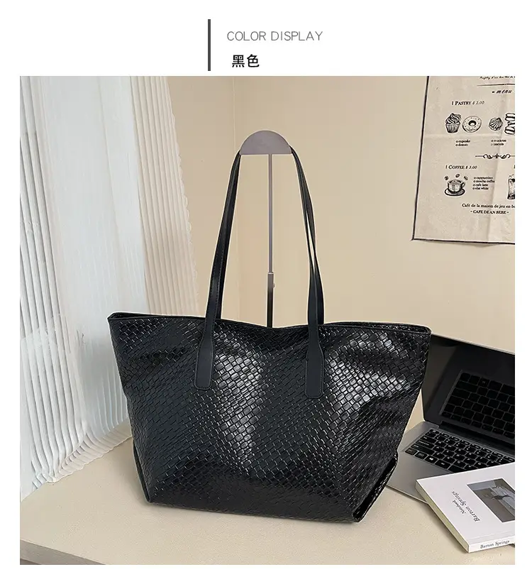 Women's Brown Crocodile Texture Shoulder Bag Large Capacity — feature 11