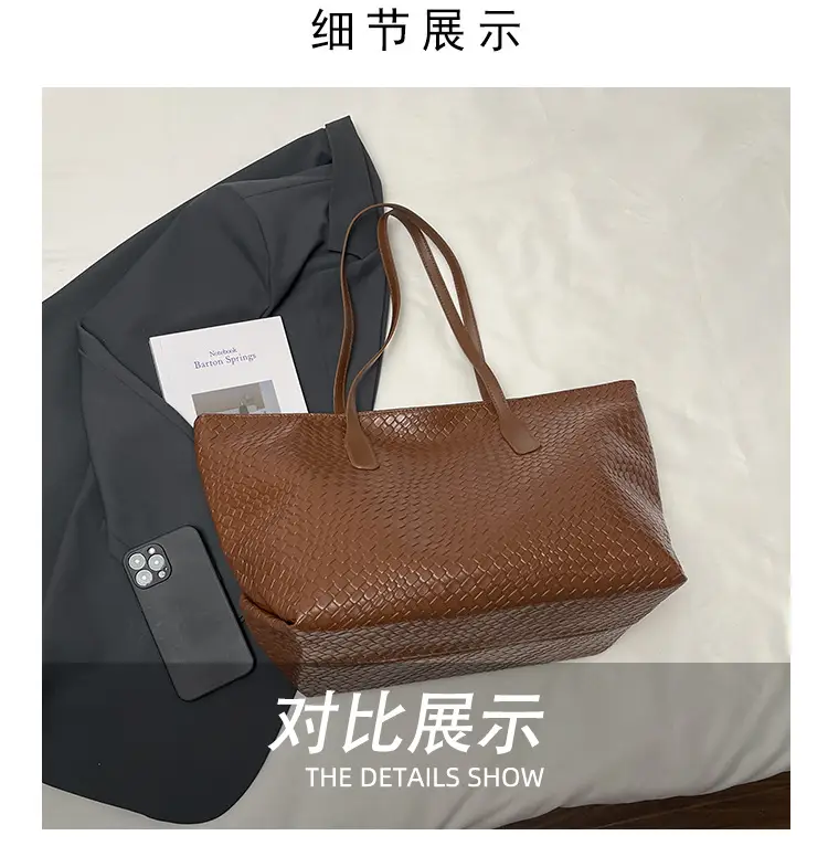 Women's Brown Crocodile Texture Shoulder Bag Large Capacity — feature 4