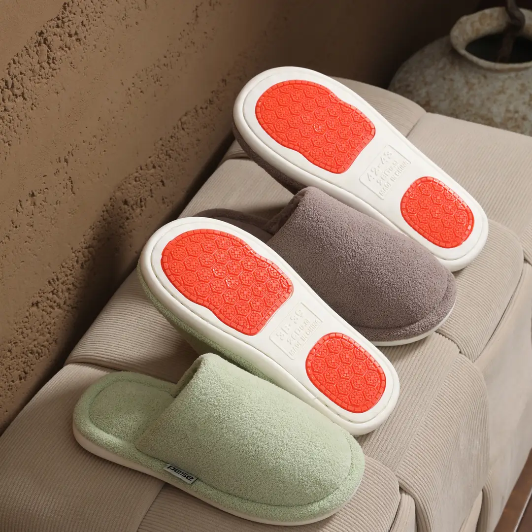 Thickened Men's Cotton Slippers for Winter, Plush and Warm, Non-Stinky, Women's Winter Thick-Soled Non-Slip Home Indoor Soft-Soled Slippers - Image 25