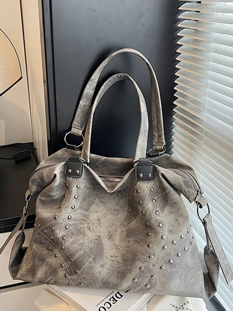 2025 Women's Rivet Shoulder Bag Large Capacity Brown