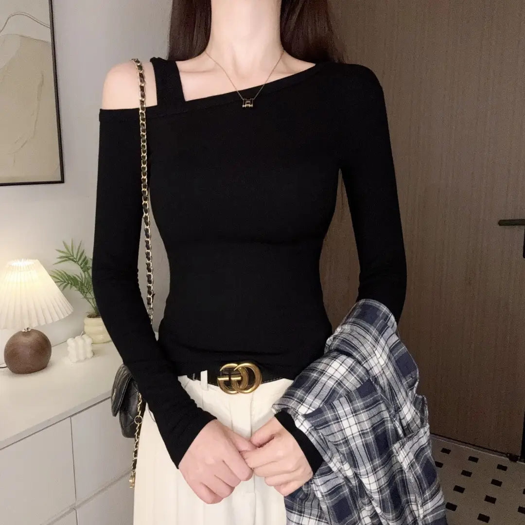 Off-Shoulder Slim-Fit Long-Sleeve T-Shirt for Women, Early Autumn Design with a Unique and Stylish Slanted Shoulder Top