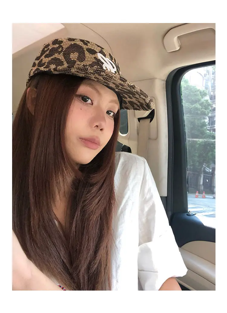 Vintage Leopard Print Flat Cap for Women — feature 7
