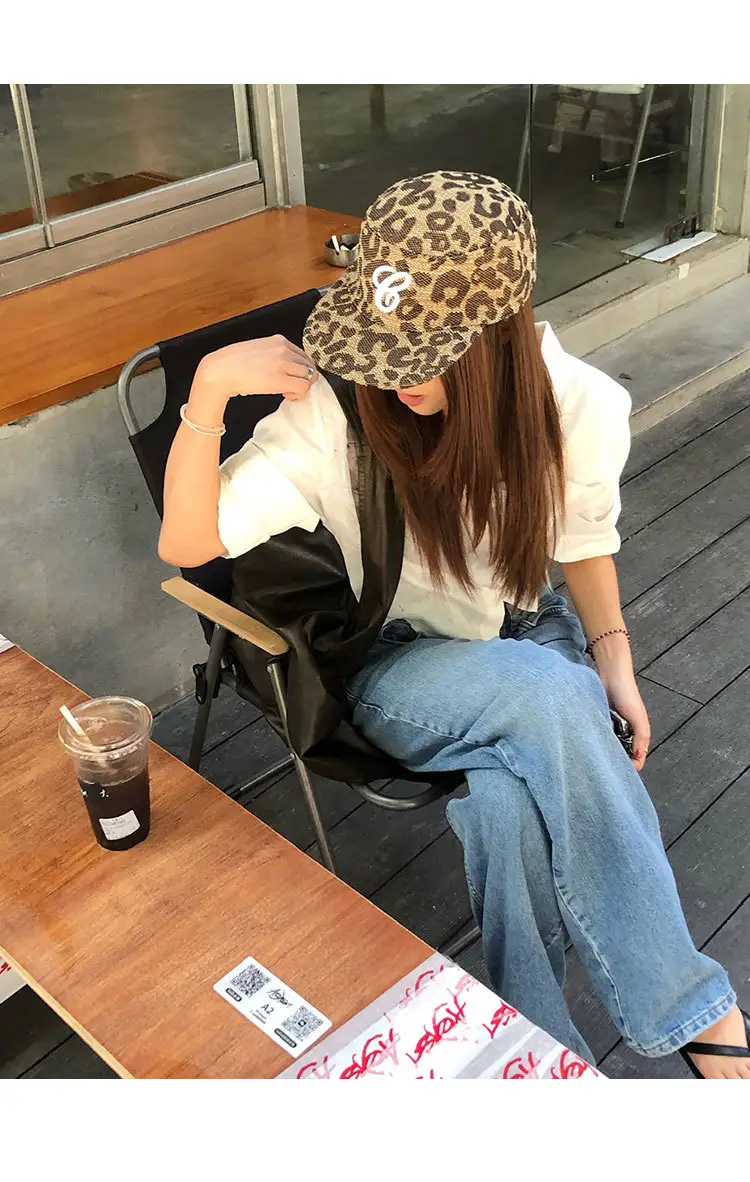 Vintage Leopard Print Flat Cap for Women — feature 8