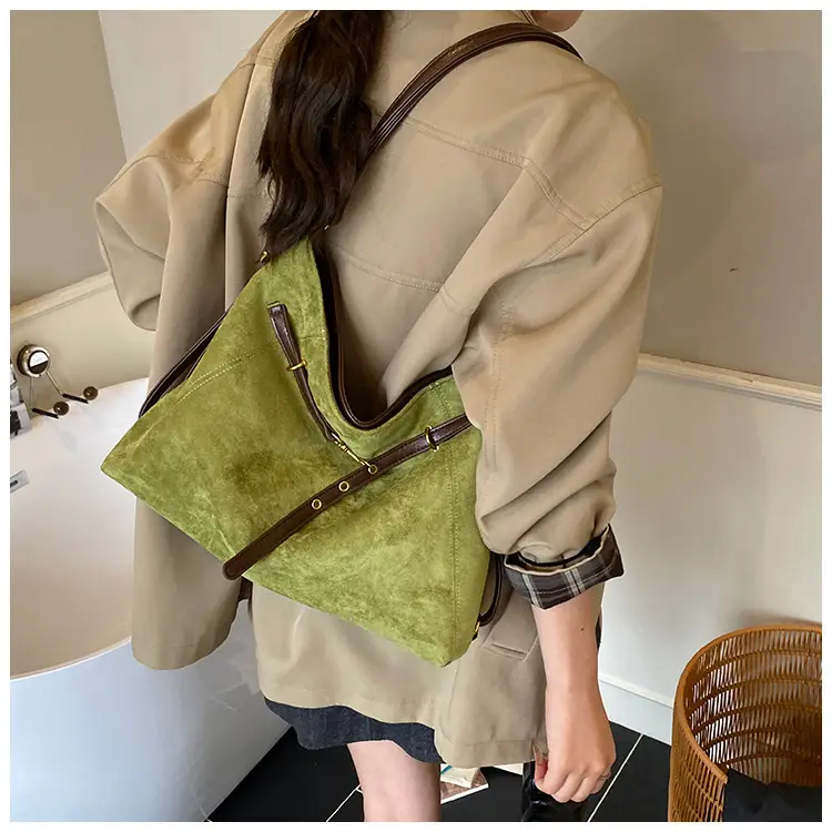 Women Large Capacity Retro Shoulder Bag Brown Leather — feature 12
