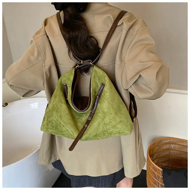 Women Large Capacity Retro Shoulder Bag Brown Leather — feature 14