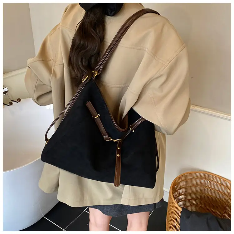 Women Large Capacity Retro Shoulder Bag Brown Leather — feature 17