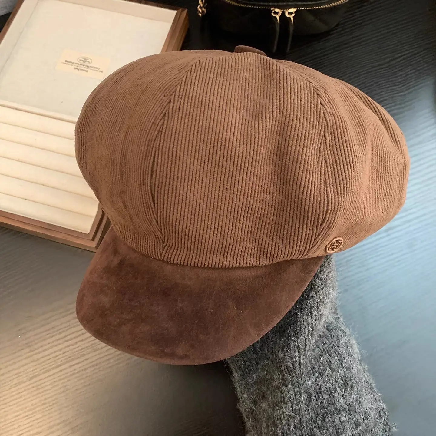 Vintage Corduroy Beret for Women Autumn Winter Face Slim Duckbill Cap - Image 2
