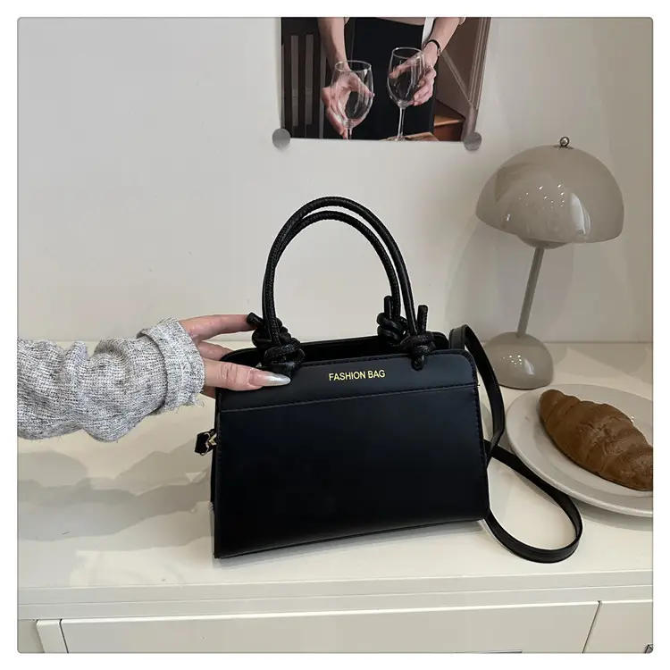 Retro Women's Handbags 2025 Brown White Black — feature 19