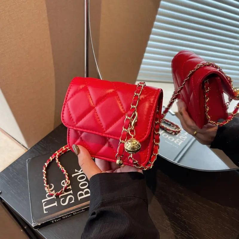 Retro Diamond Chain Shoulder Bag Gold White Red Black - Image 9