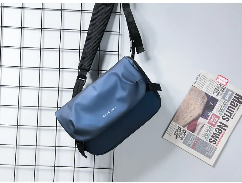 Men's Black Crossbody Messenger Bag Adjustable Strap — feature 27