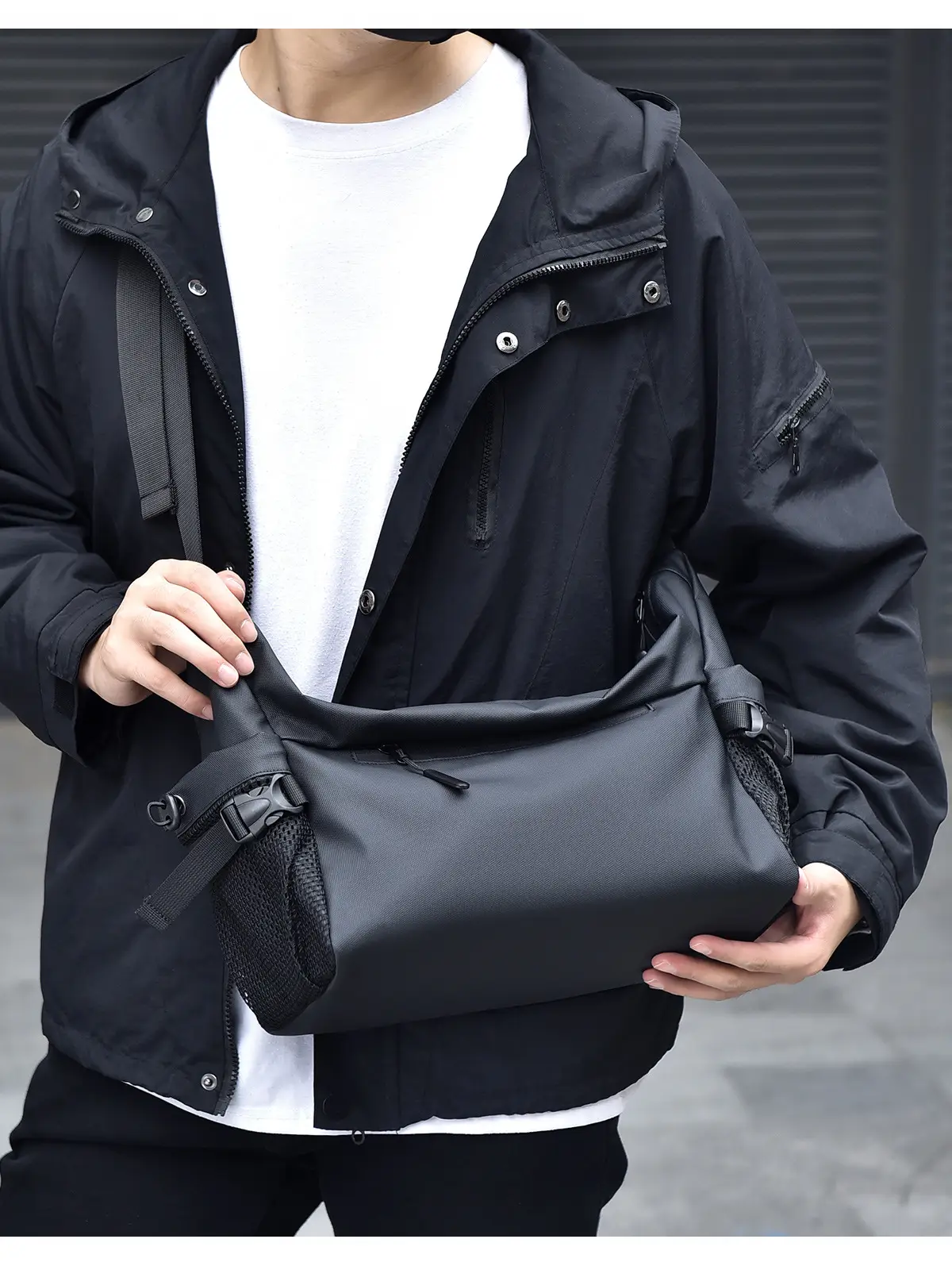 Men's Black Crossbody Messenger Bag with Adjustable Strap — feature 16