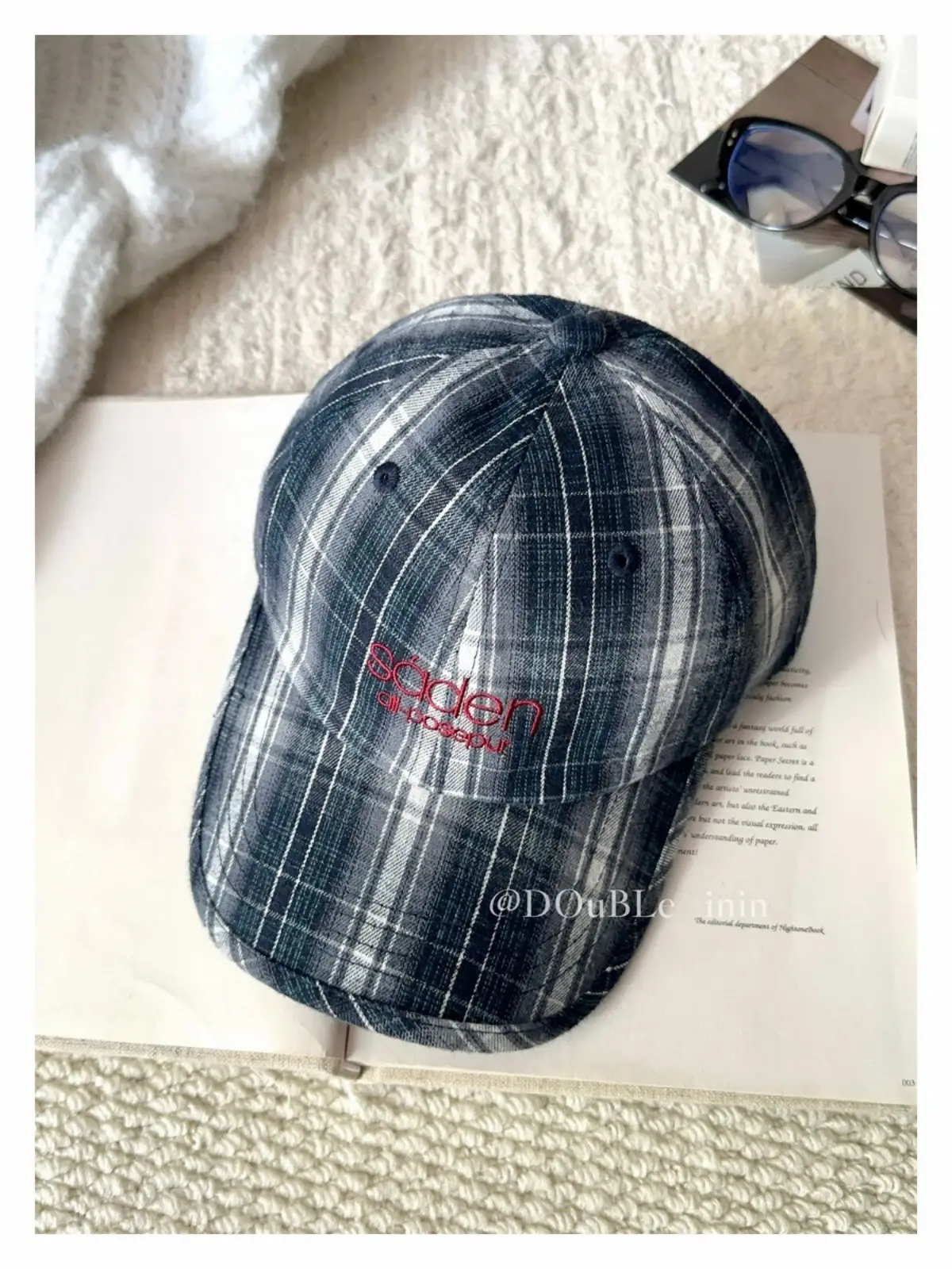Women Plaid Wide Brim Cap Small — feature 17