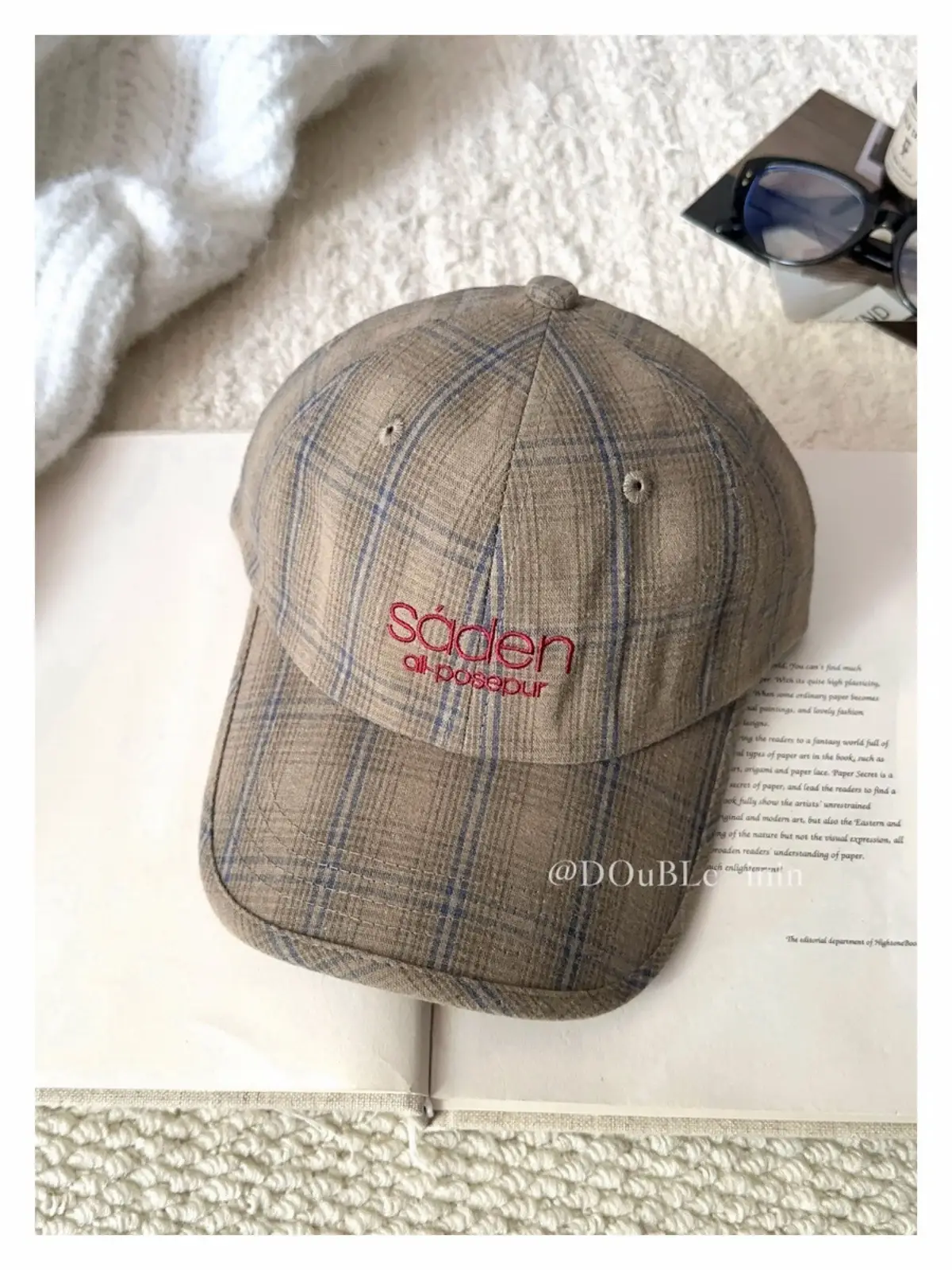Women Plaid Wide Brim Cap Small — feature 19