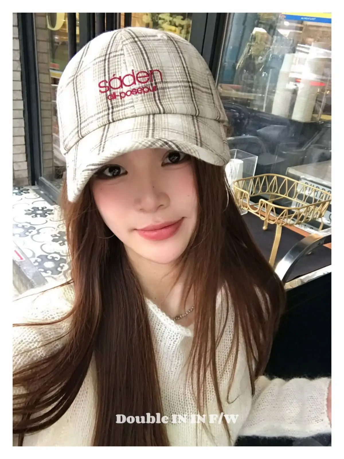 Women Plaid Wide Brim Cap Small — feature 4