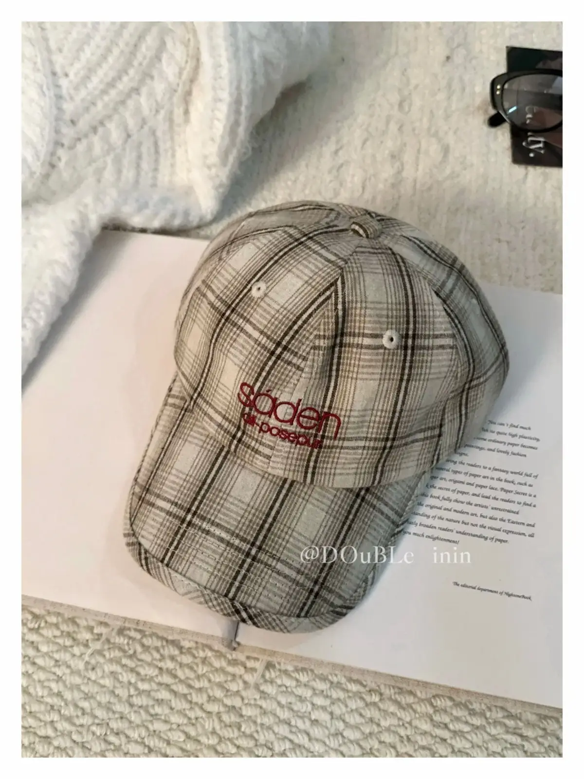 Women Plaid Wide Brim Cap Small — feature 7