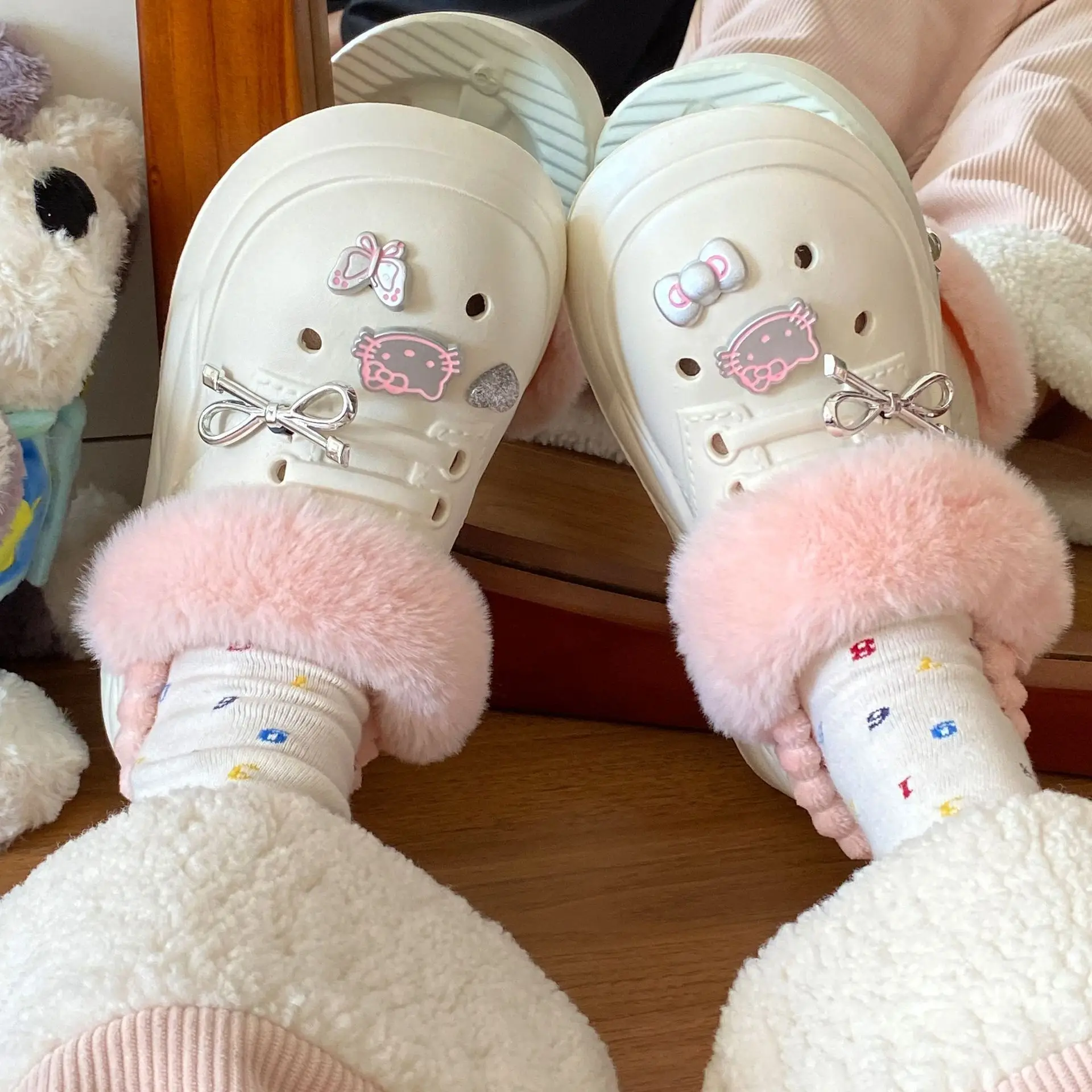 Women's Pink Faux Fur Winter Slippers with Cat Design - Image 7