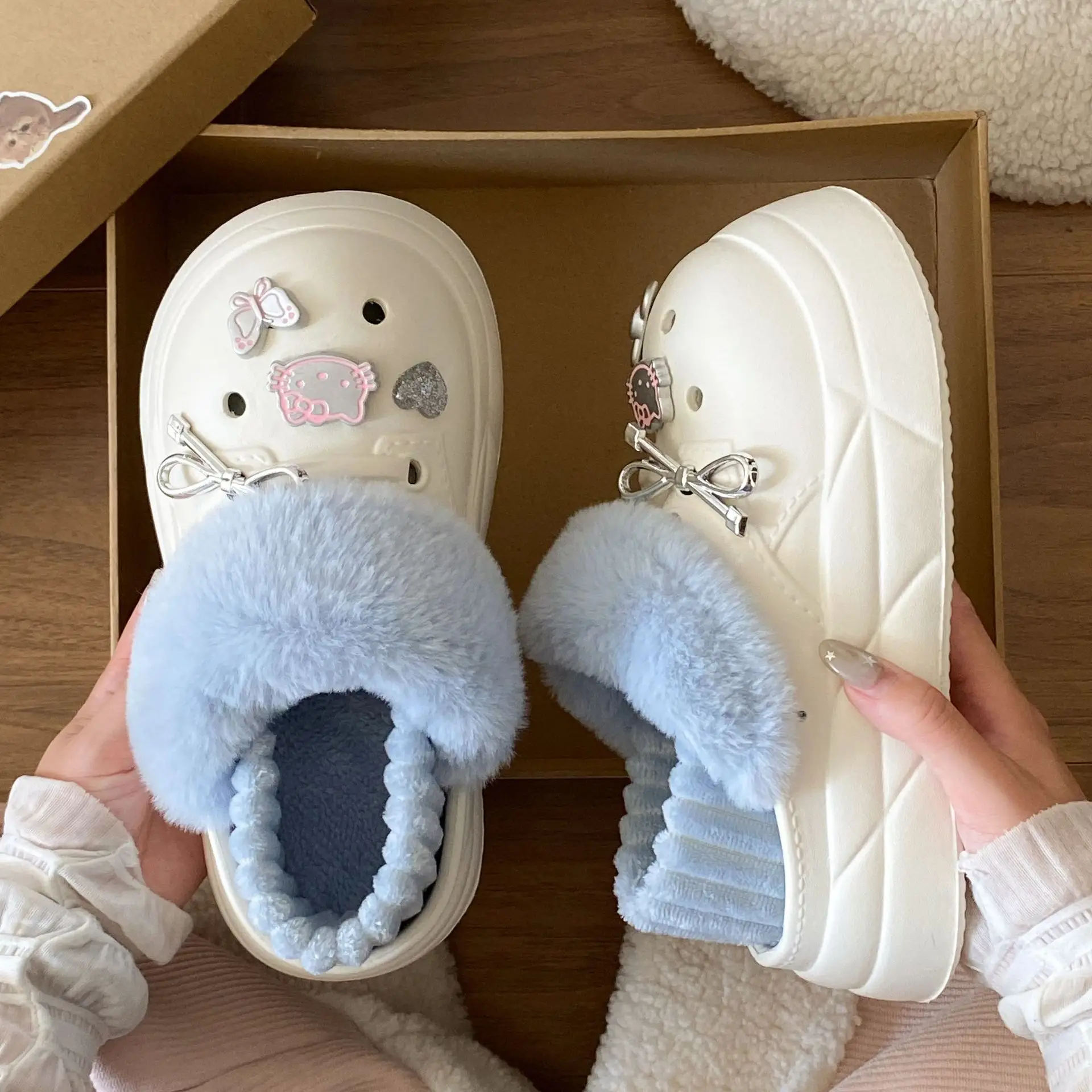 Women's Pink Faux Fur Winter Slippers with Cat Design - Image 9