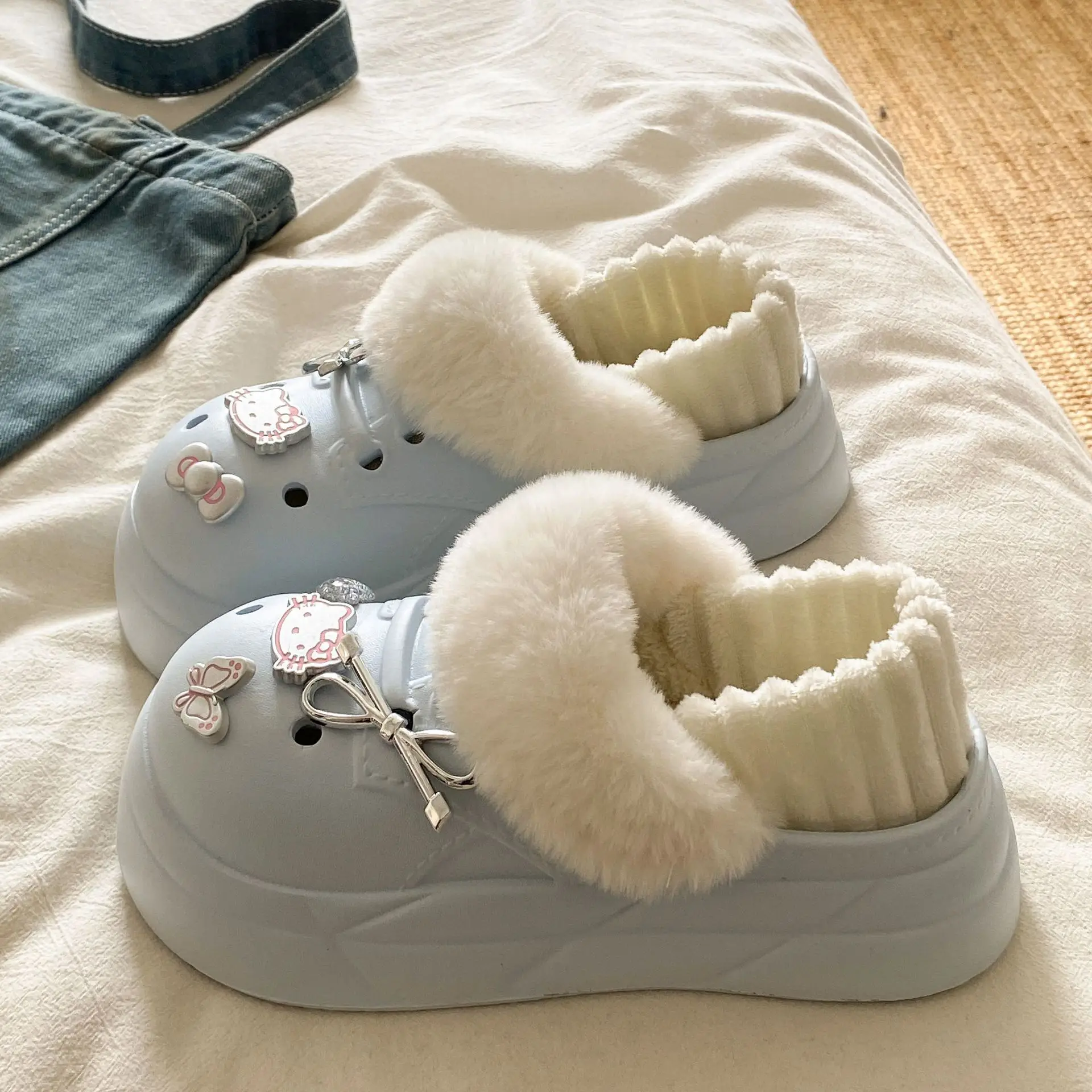 Women's Pink Faux Fur Winter Slippers with Cat Design - Image 2
