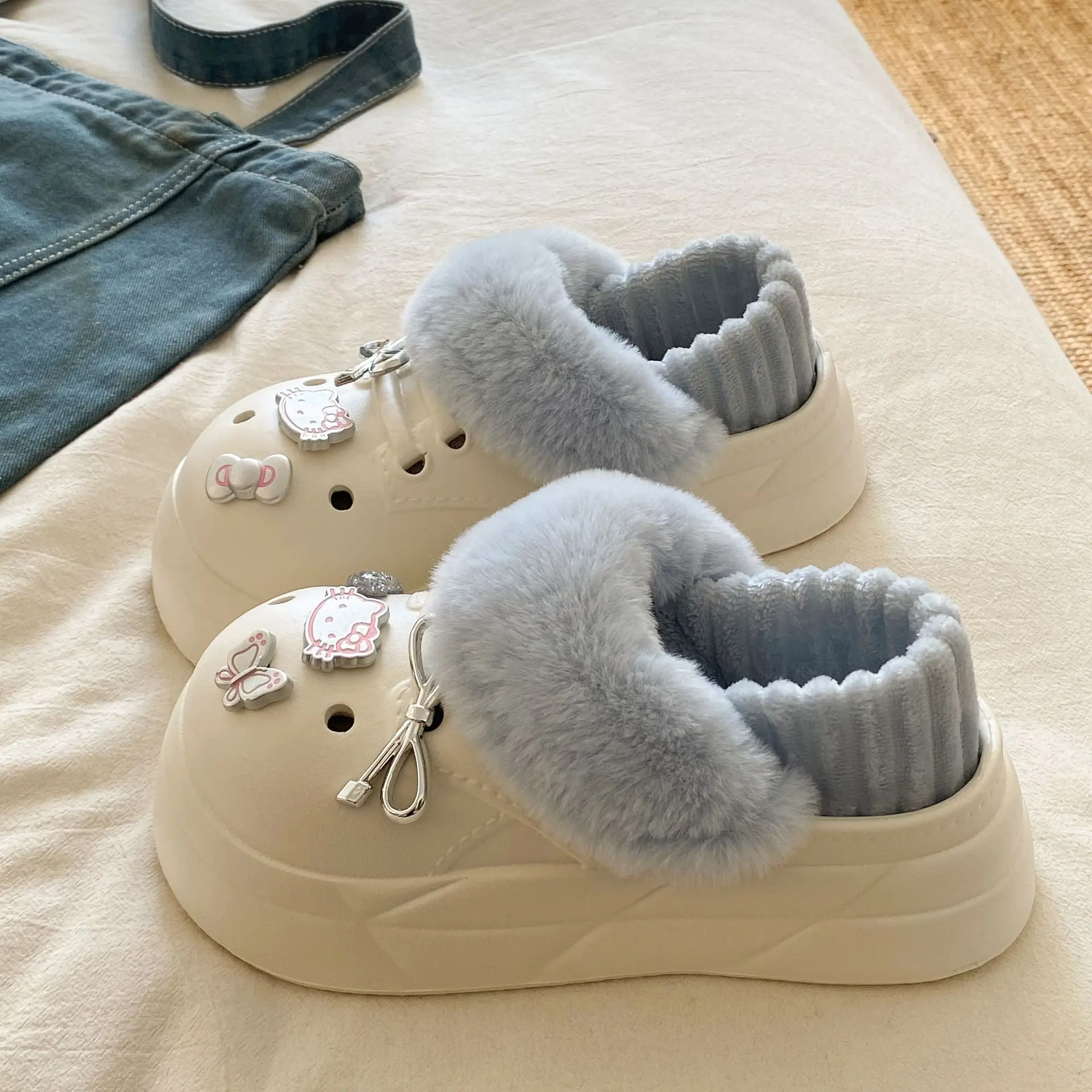 Women's Pink Faux Fur Winter Slippers with Cat Design - Image 3
