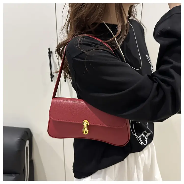 Black Peptide Leather Shoulder Bag for Women Autumn 2025 — feature 11