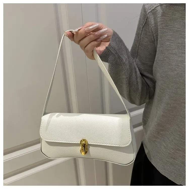 Black Peptide Leather Shoulder Bag for Women Autumn 2025 — feature 7