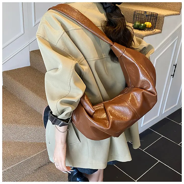 Retro Red Leather Shoulder Bag for Women 2025 — feature 14