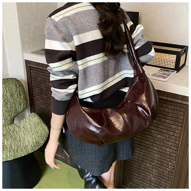 Retro Red Leather Shoulder Bag for Women 2025 — feature 16
