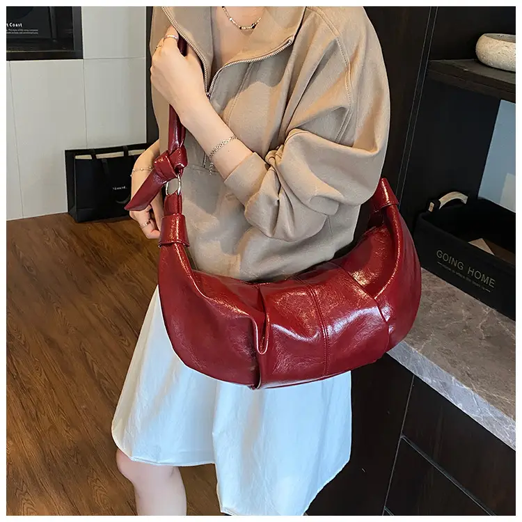 Retro Red Leather Shoulder Bag for Women 2025 — feature 18