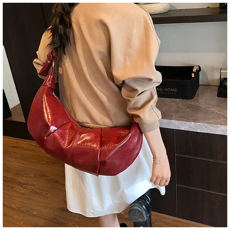Retro Red Leather Shoulder Bag for Women 2025 — feature 19